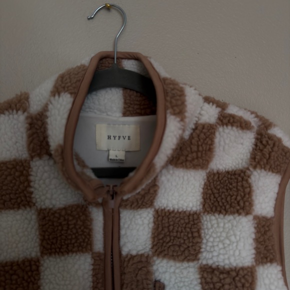 Checkered Sherpa Vest - Picture 2 of 2